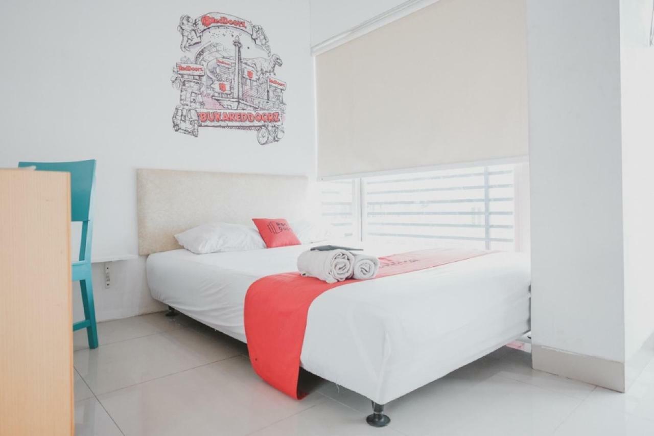 RedDoorz Plus @ Kapuk Business Park Jakarta Exterior foto